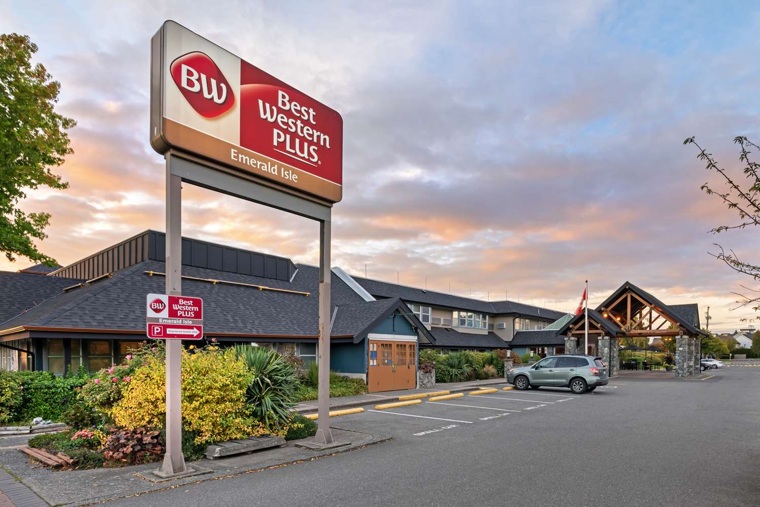 Best Western Plus Emerald Isle Hotel 2/21