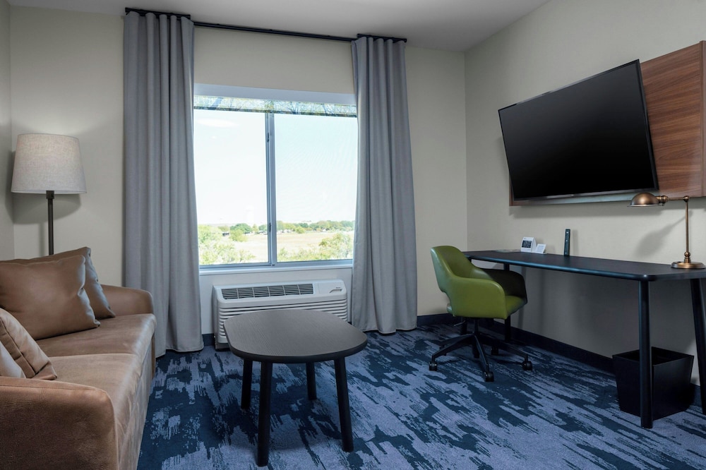 Fairfield Inn Suites Dallas Dfw Airport North Irving 30/38