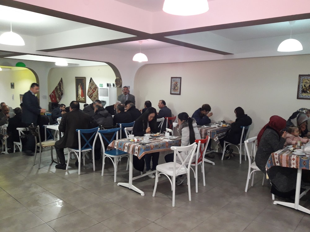 Nicea Hotel 48/60