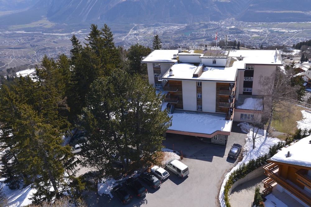 Le Mont Paisible in CRANS - MONTANA