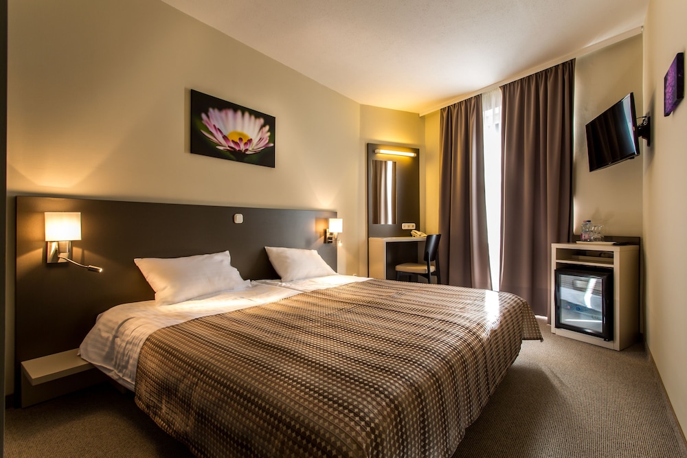 Corvin Hotel Budapest Corvin Wing photo3