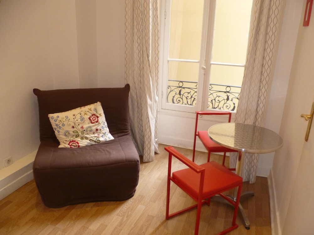 Hotel Victor Hugo 31/50