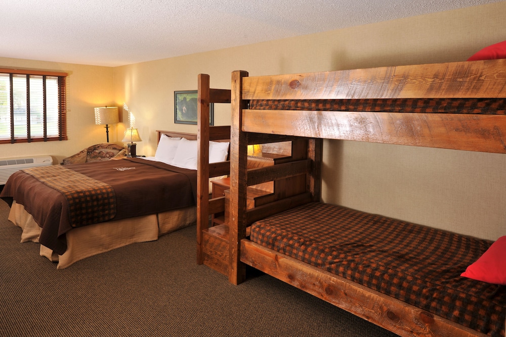 Boarders Inn & Suites by Cobblestone Hotels - Waukon 12/25