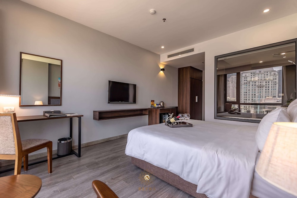 Reyna Hotel Hanoi 12/50