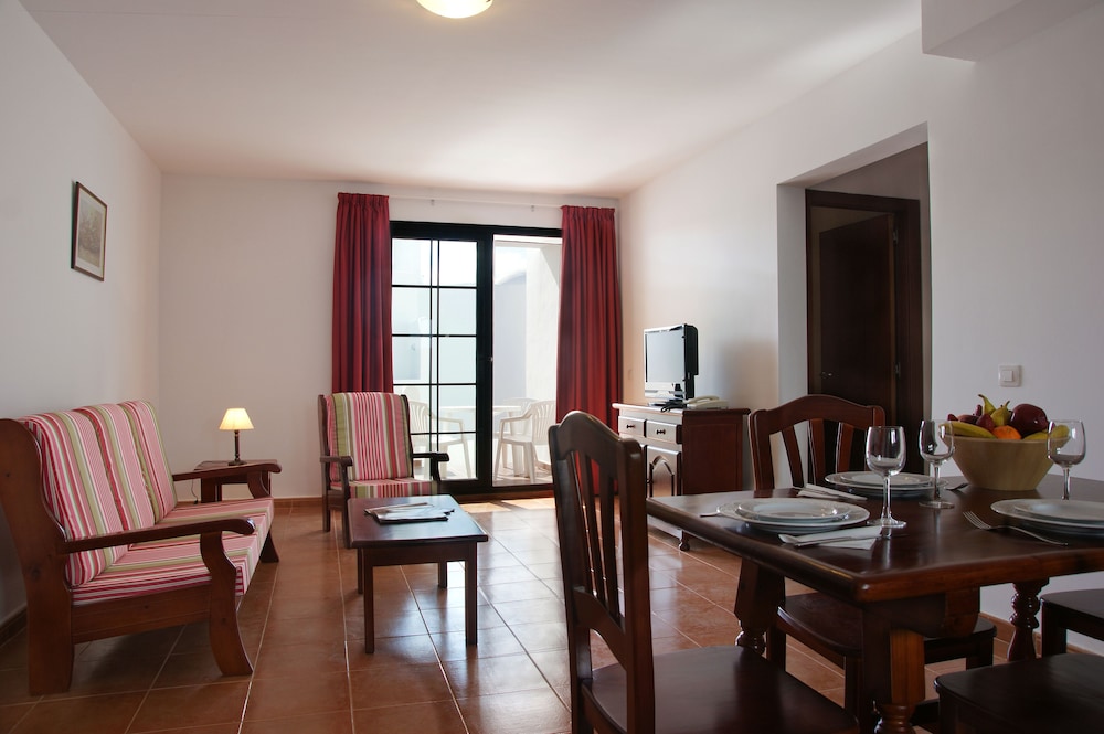 Tabaiba Apartments 24/48