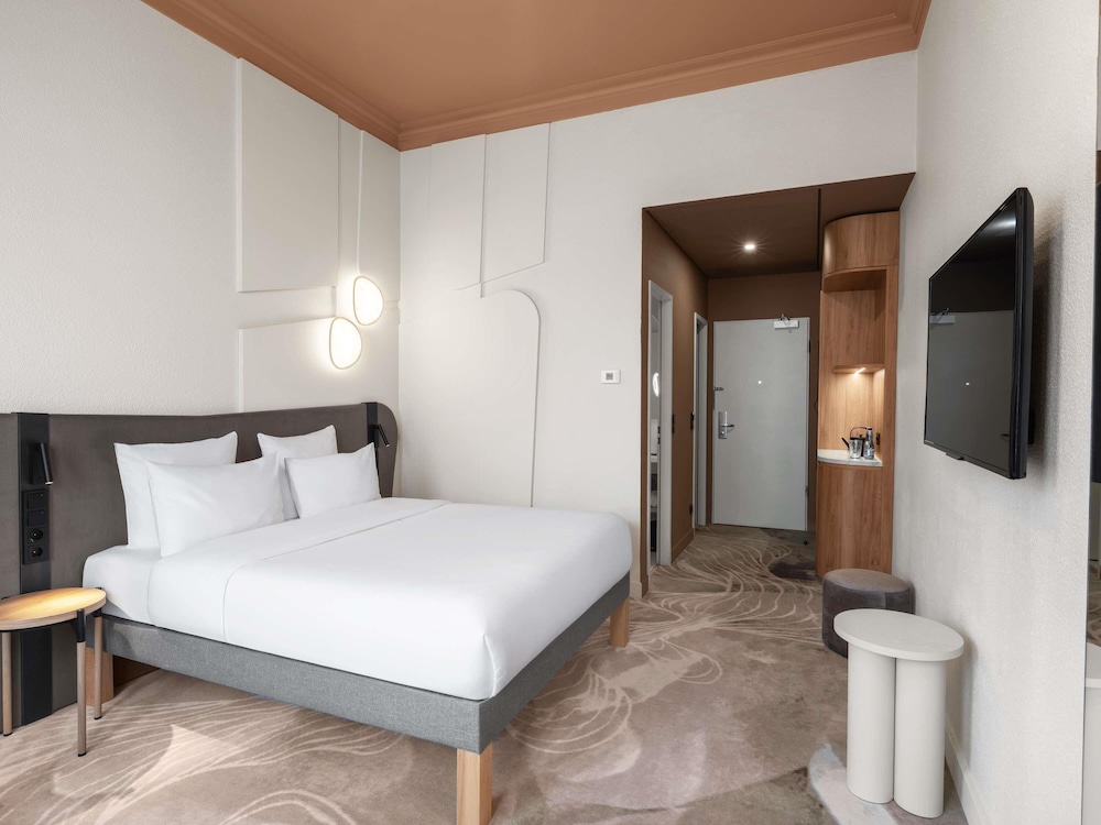 غرفة سوبيريور بسرير مزدوج مع أريكة، Movenpick Hotel Budapest Centre 2/7