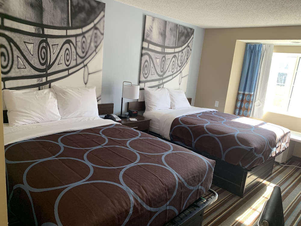 Super 8 by Wyndham Joliet 10/39