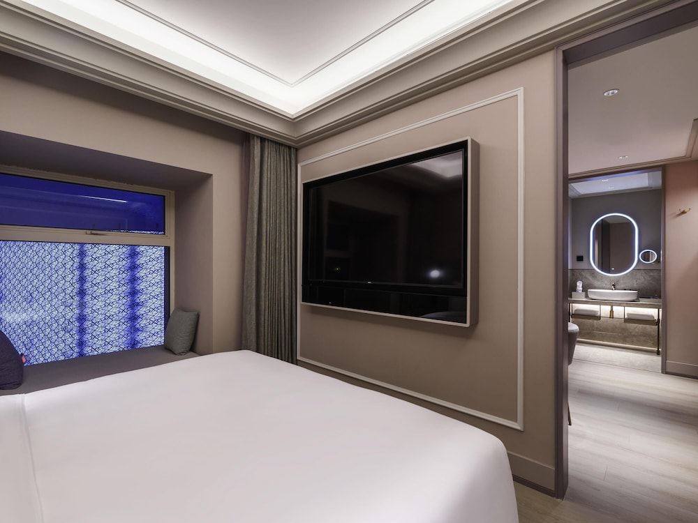 Mercure Shanghai Jinqiao 12/48