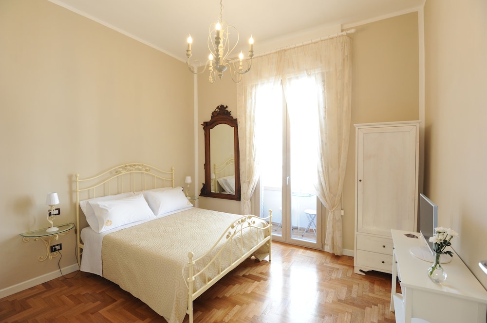 Residenza Borbonica 11/50