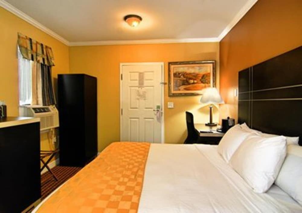 The Prince Hotel 7/19