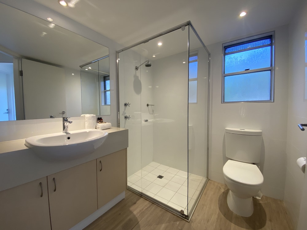 Byron Beachcomber Resort 54/55