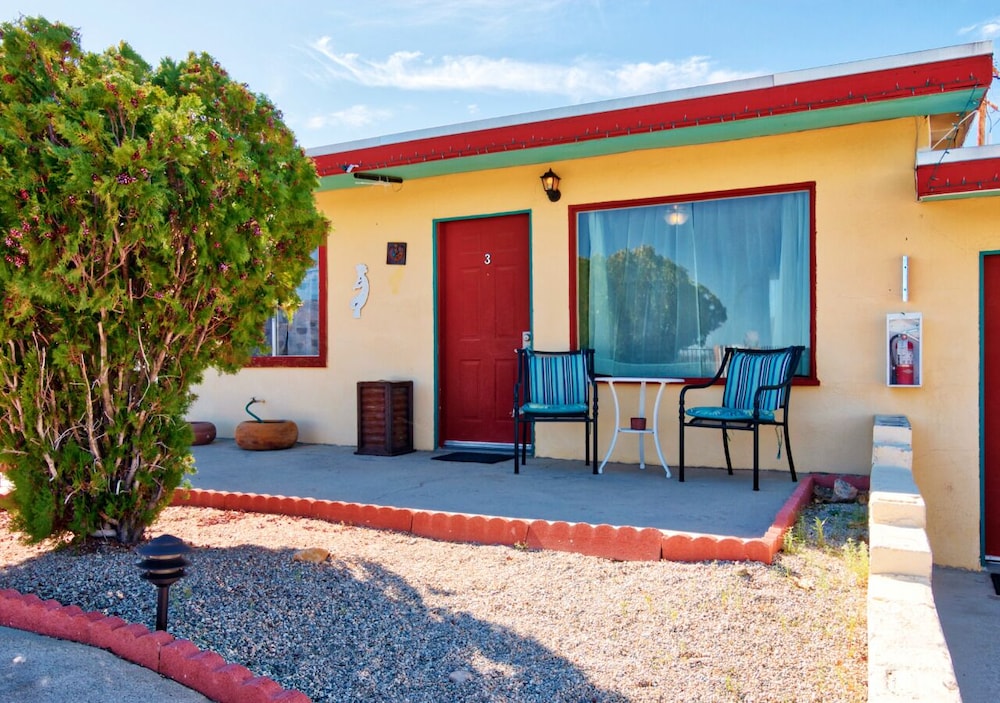 Harmony Motel 6/50