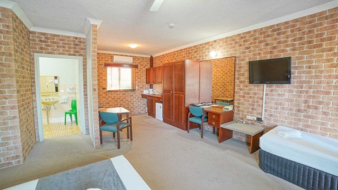 COUNTRY COMFORT COFFS HARBOUR 12/21