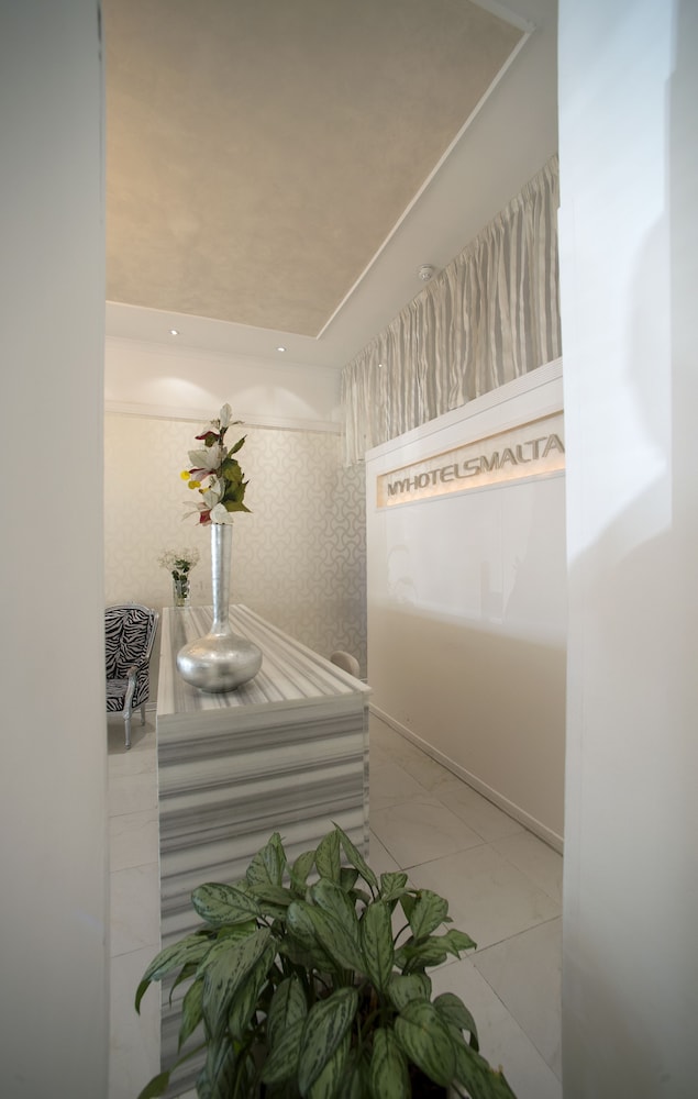 SLIEMA MARINA HOTEL 47/70