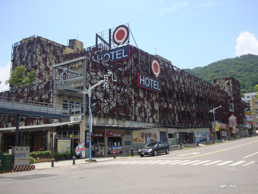 No.9 Hotel 72/76