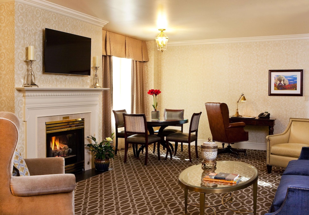Hotel Roanoke Conference Ctr Curio Collection By Hilton 36/58