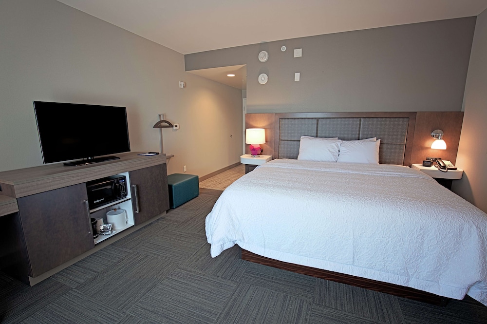 Hampton Inn & Suites Asheville Biltmore Area, NC 10/46