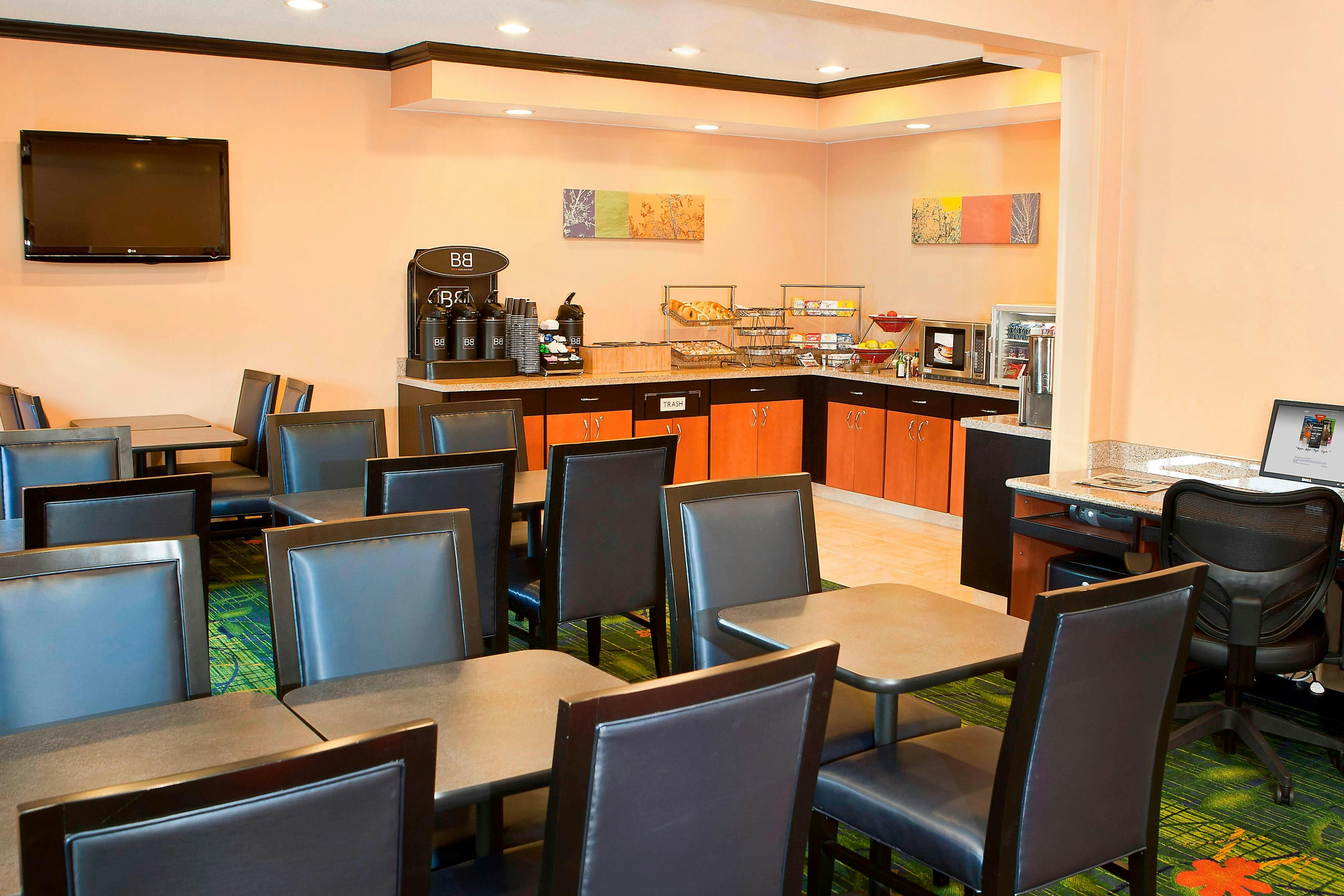 Fairfield Inn Forsyth Decatur 17/19