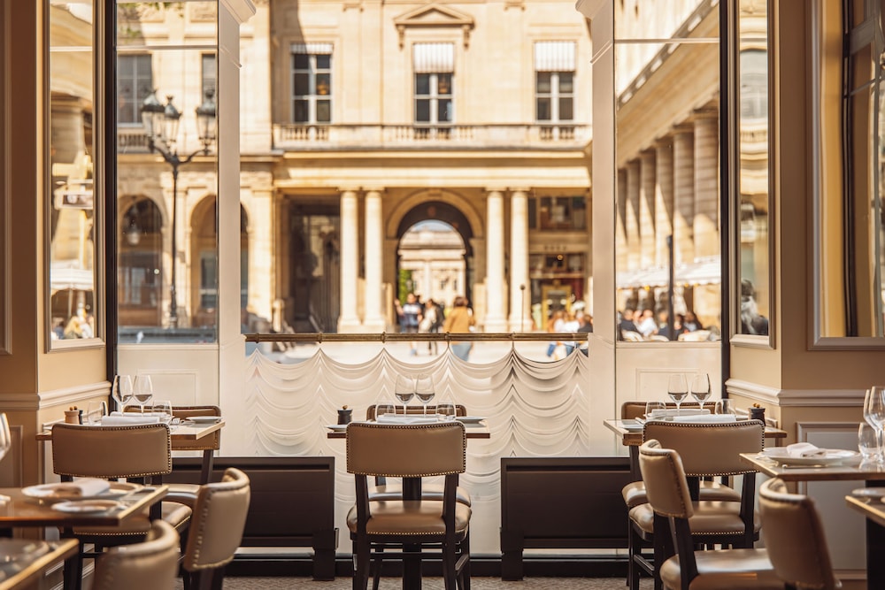 Hotel Du Louvre 61/69