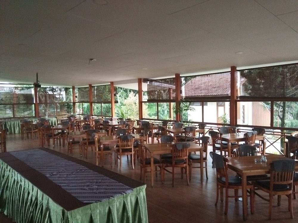 Ahadiat Hotel And Bungalow 32/50