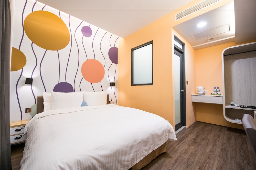 Innk Hotel 12/66