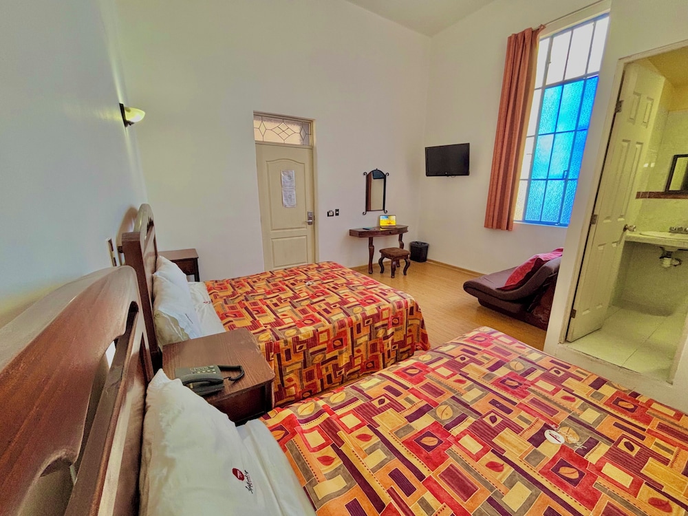 Hotel La Alhondiga 30/58