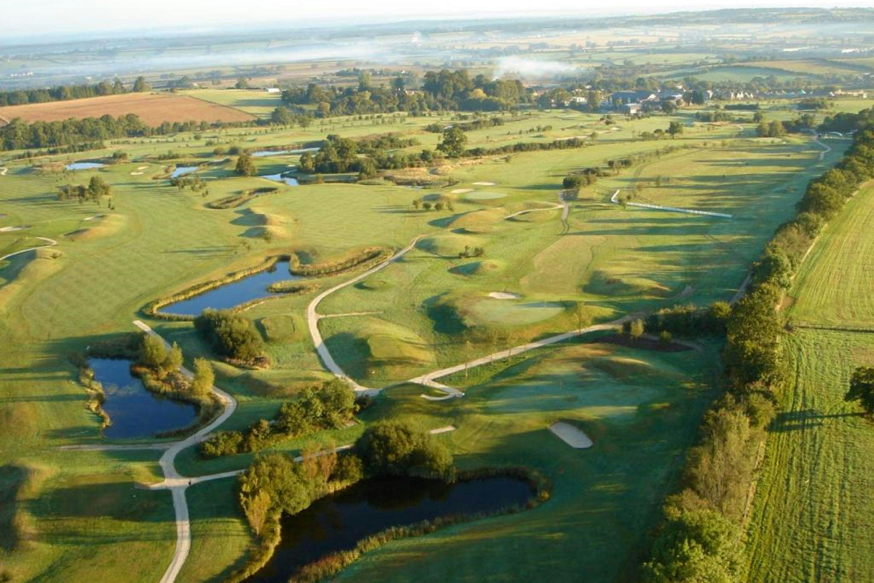 The Wiltshire Hotel, Golf & Leisure 50/52