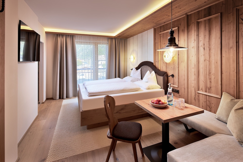 Hotel Neue Post 48/75
