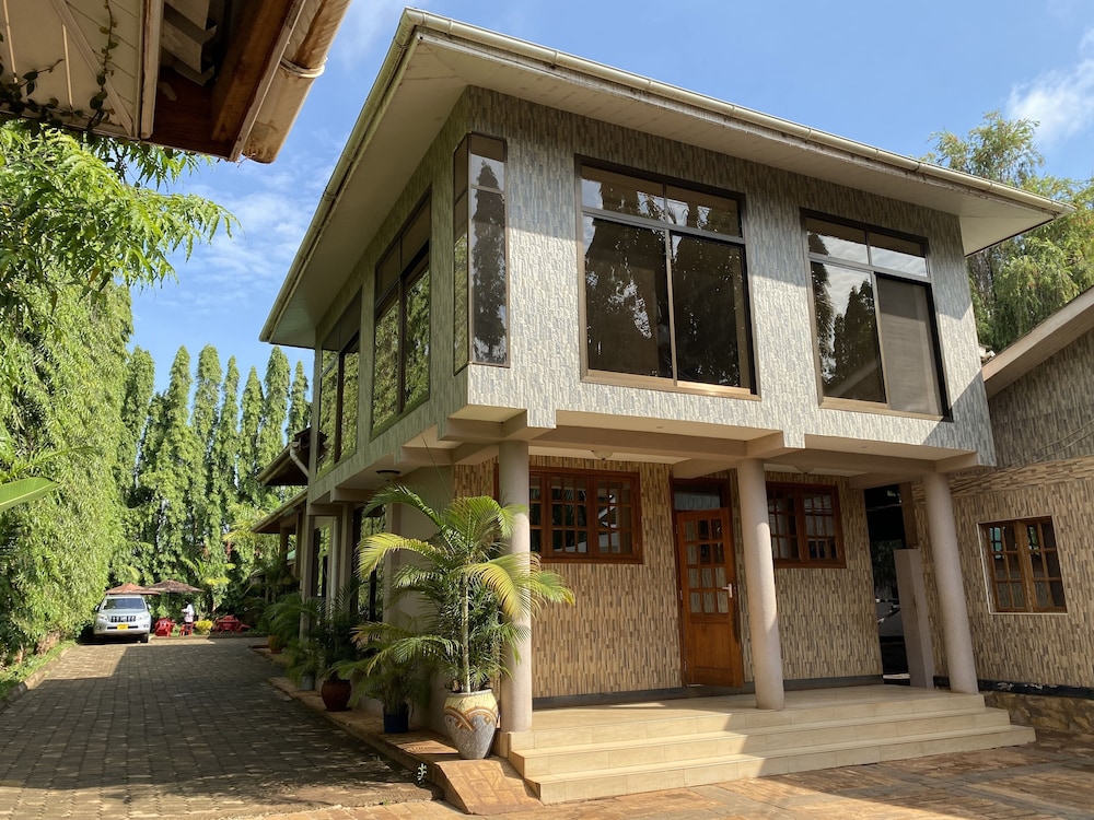 Sangana Lodge 1/50