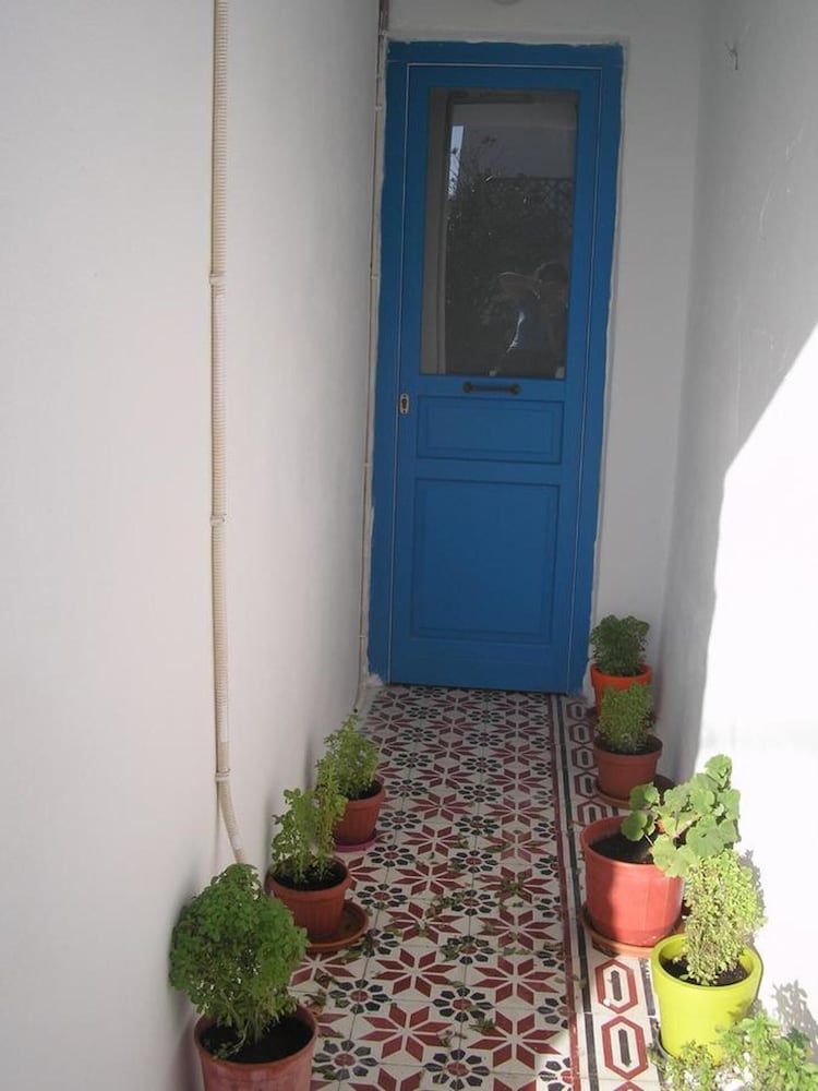 Popi Studios 4/50