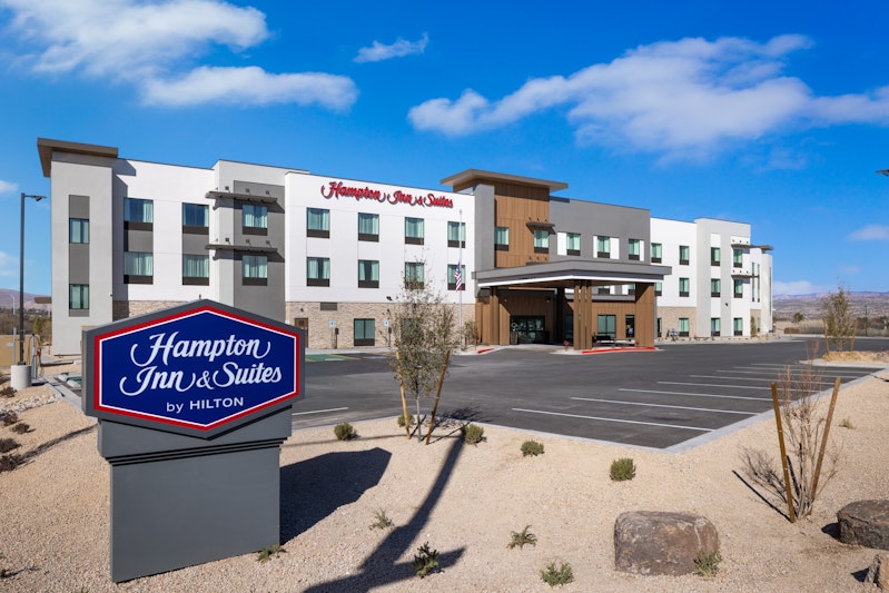 Hampton Inn and Suites by Hilton Cottonwood 17/19