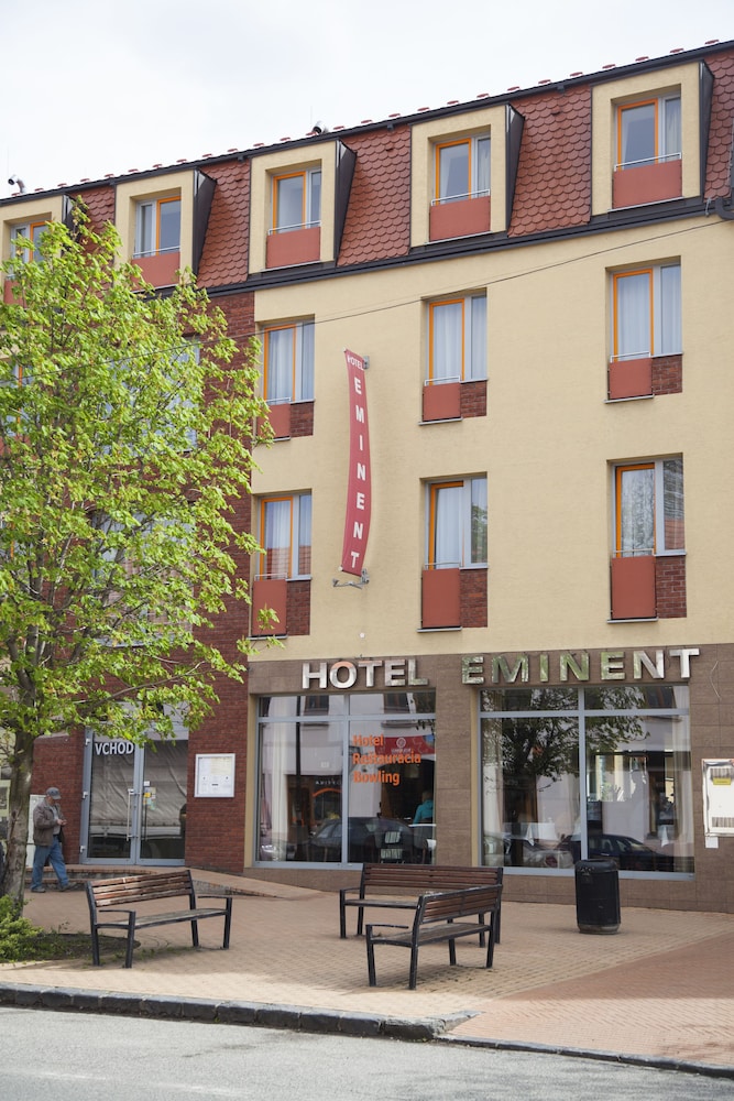 Hotel Eminent 4/45