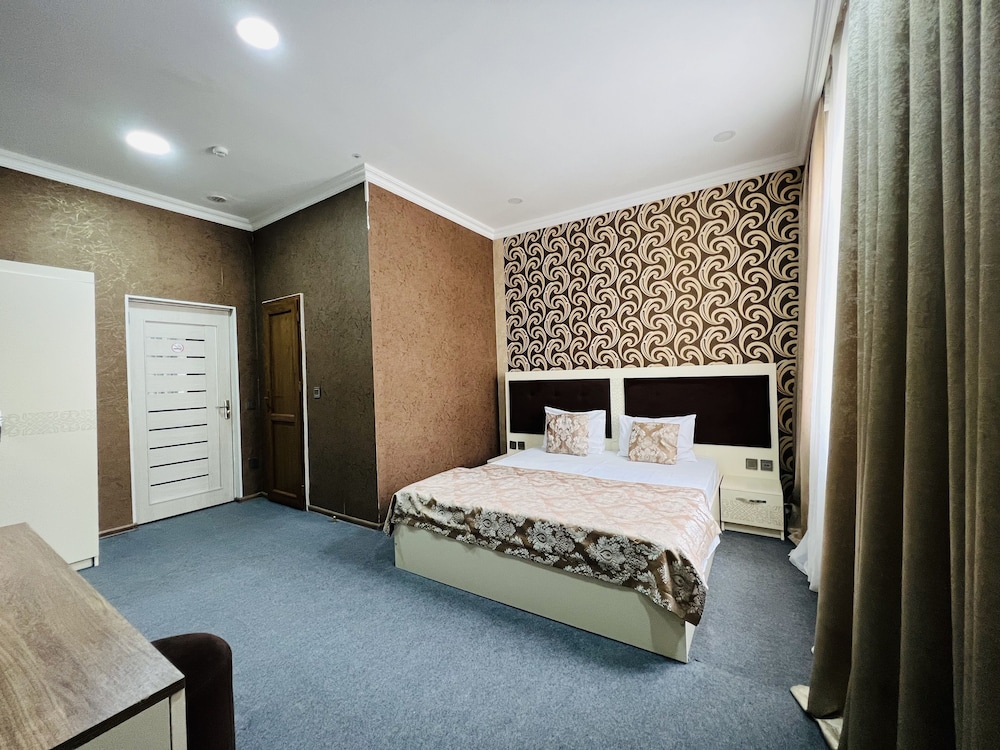 Khaghani Center Hotel 8/49