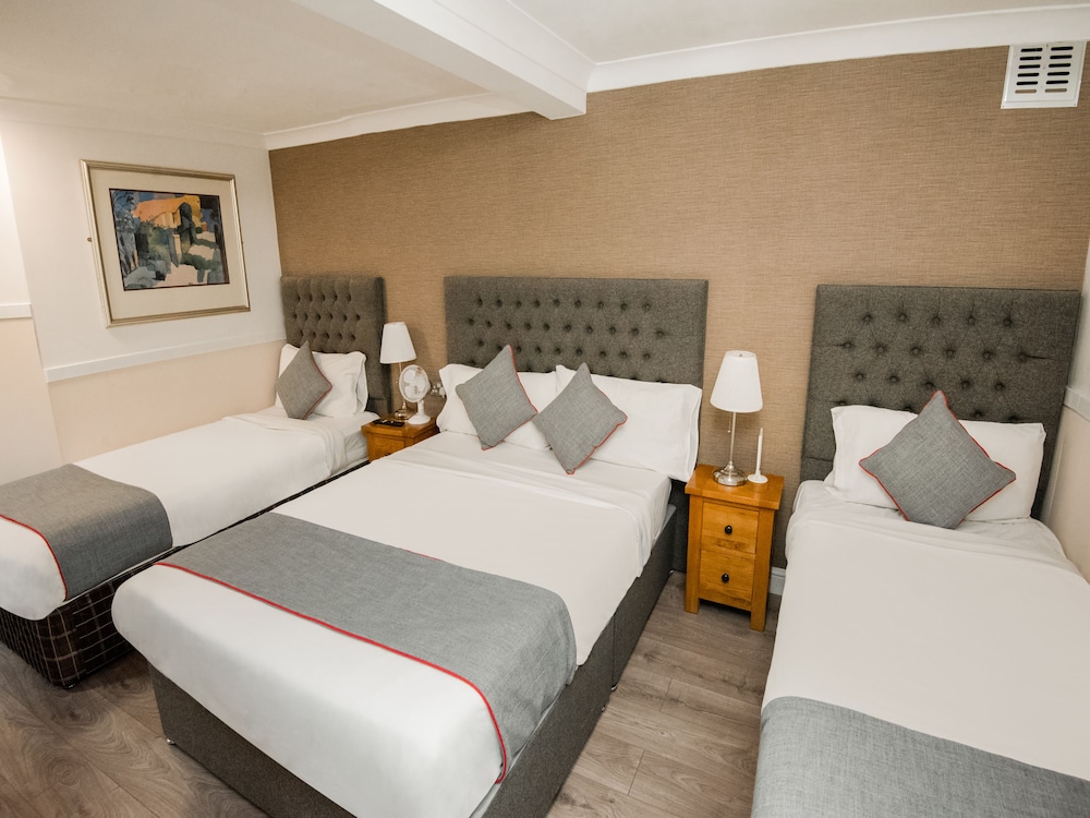 Huttons Hotel, Victoria London 30/63