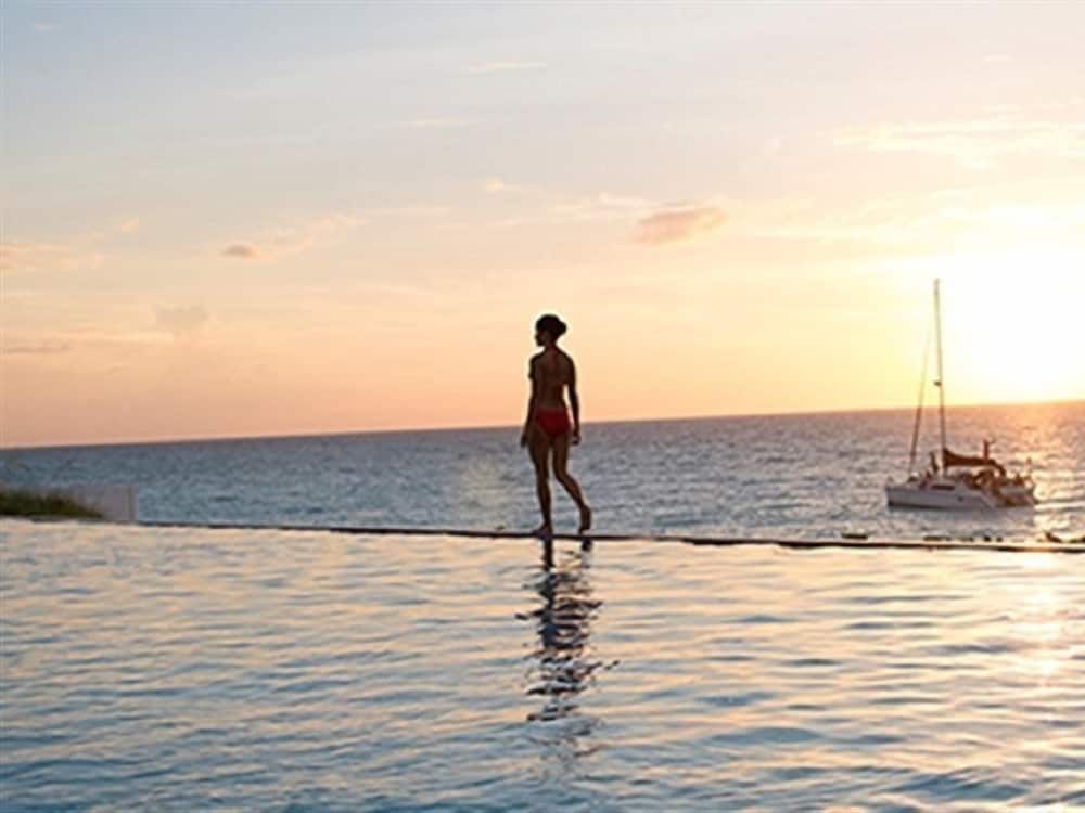 Hilton At Resorts World Bimini 45/49