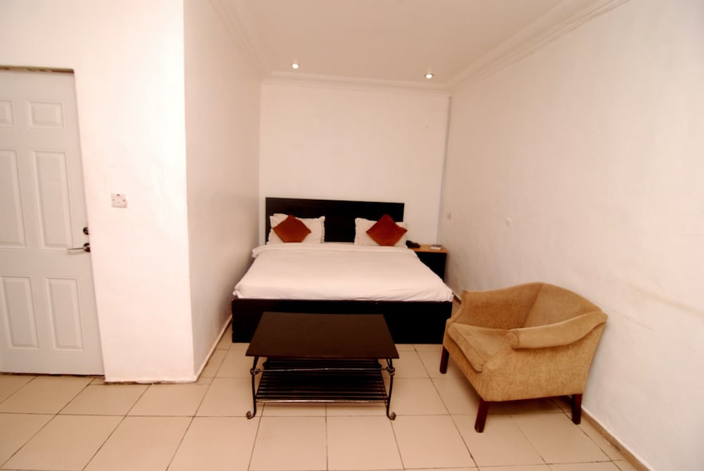 Silverland Hotel And Suites 14/36