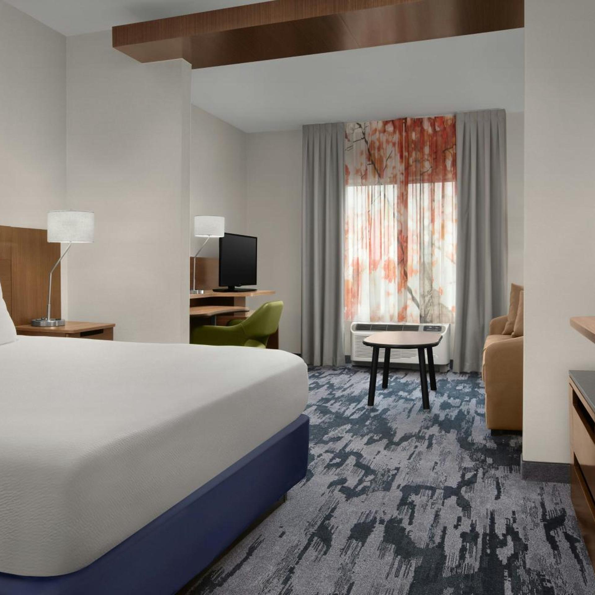 1 Bedroom, Suite, King Bed, Landscape View, Sofa, Accessible