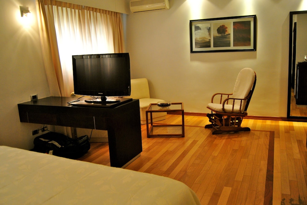Iberia Hotel 50/64