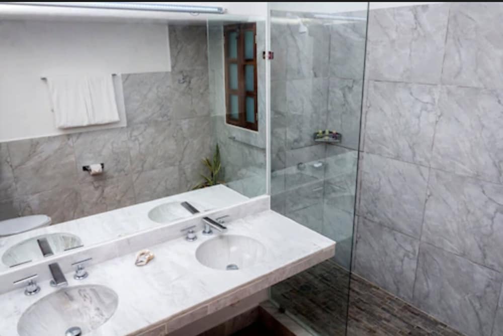Hotel Santa Fe Puerto Escondido 48/50