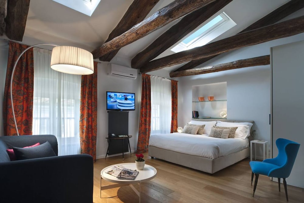 Piazza Vittorio Suites 5/20