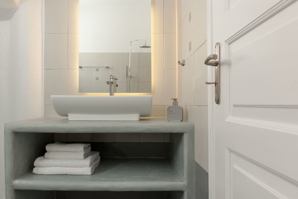 Interior, Residence, 6 Queen Beds, Outdoor Jetted Tub, Sofa, Hot Tub, Katharos Villas 4/4