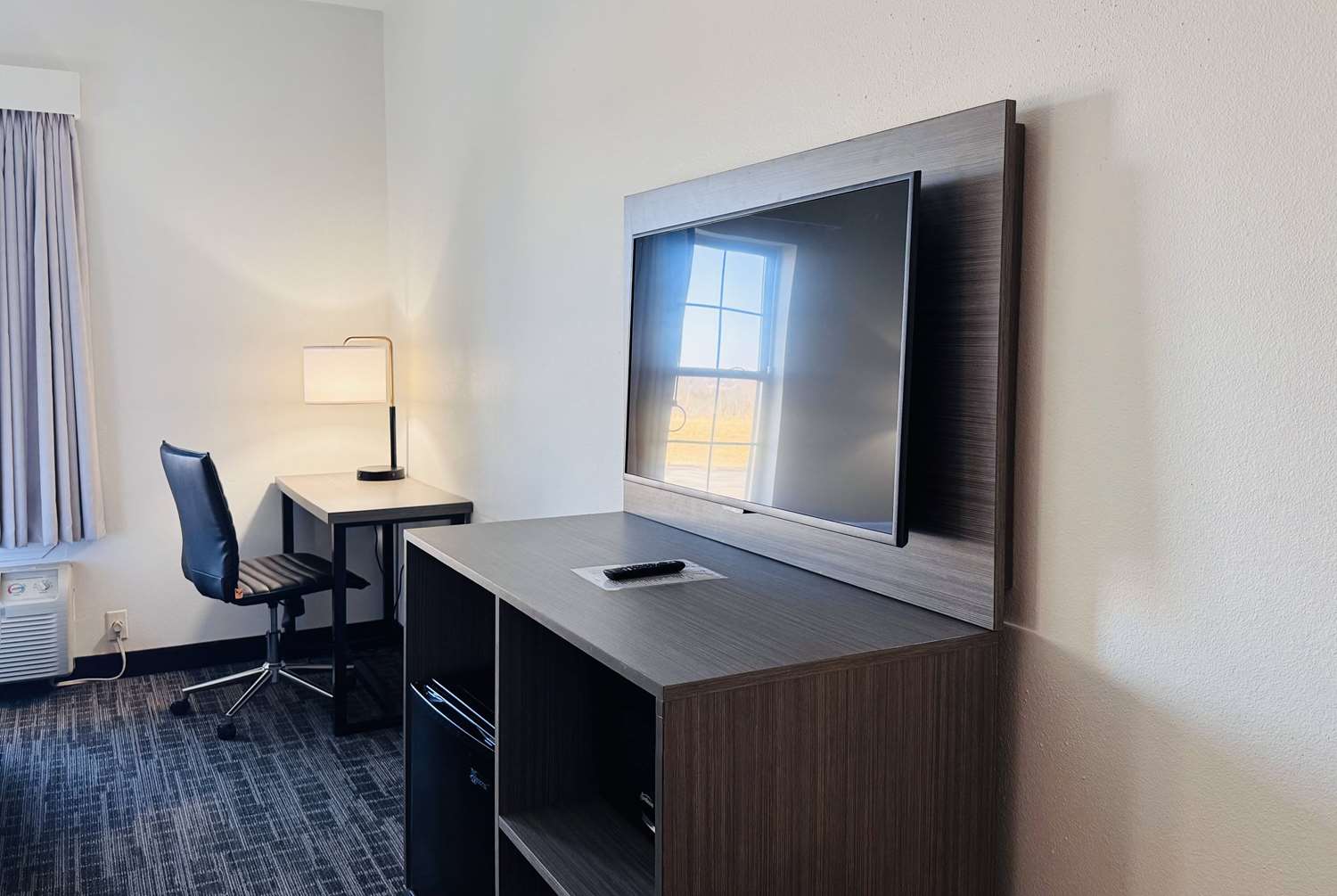 Ramada by Wyndham Sparta/At Speedway 33/33