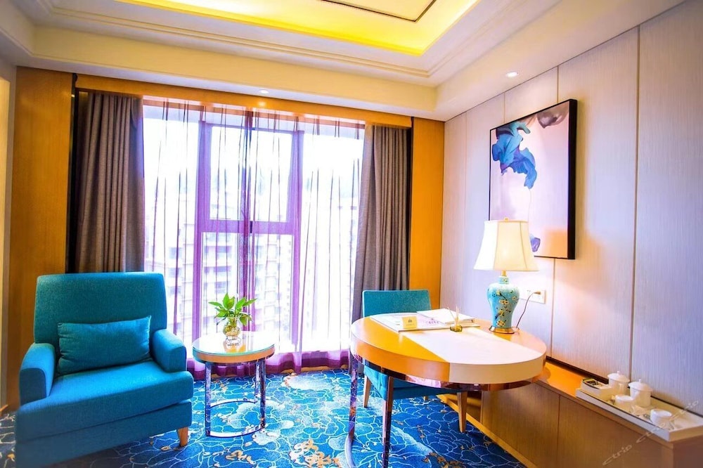 Days Hotel and Suites by Wyndham Ivy Zunyi 13/16