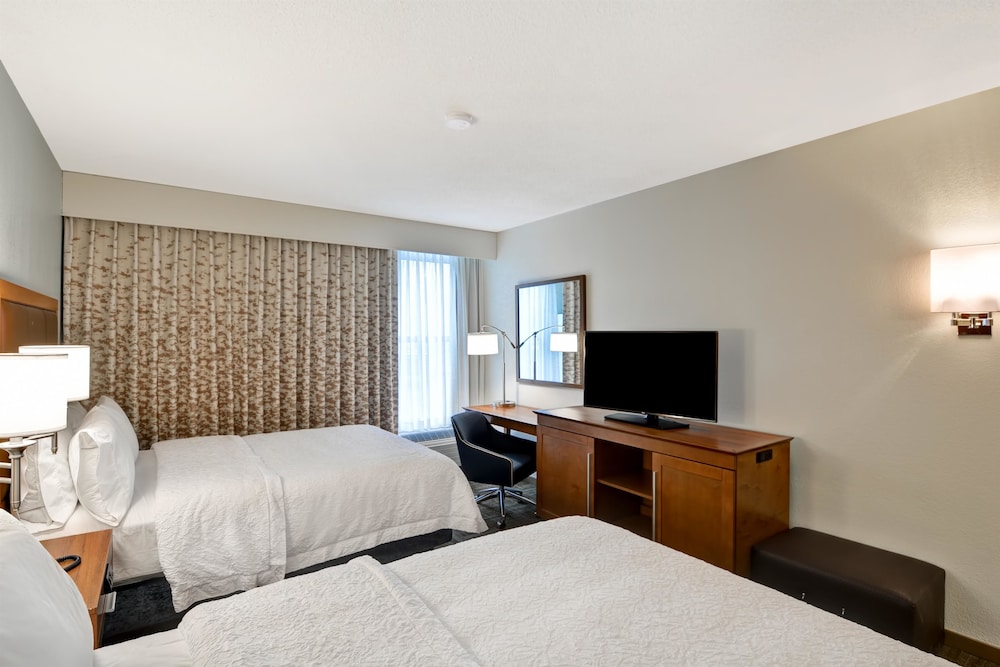 Hampton Inn State College 19/43