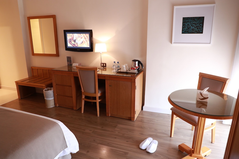AlQasr Metropole Hotel 27/67