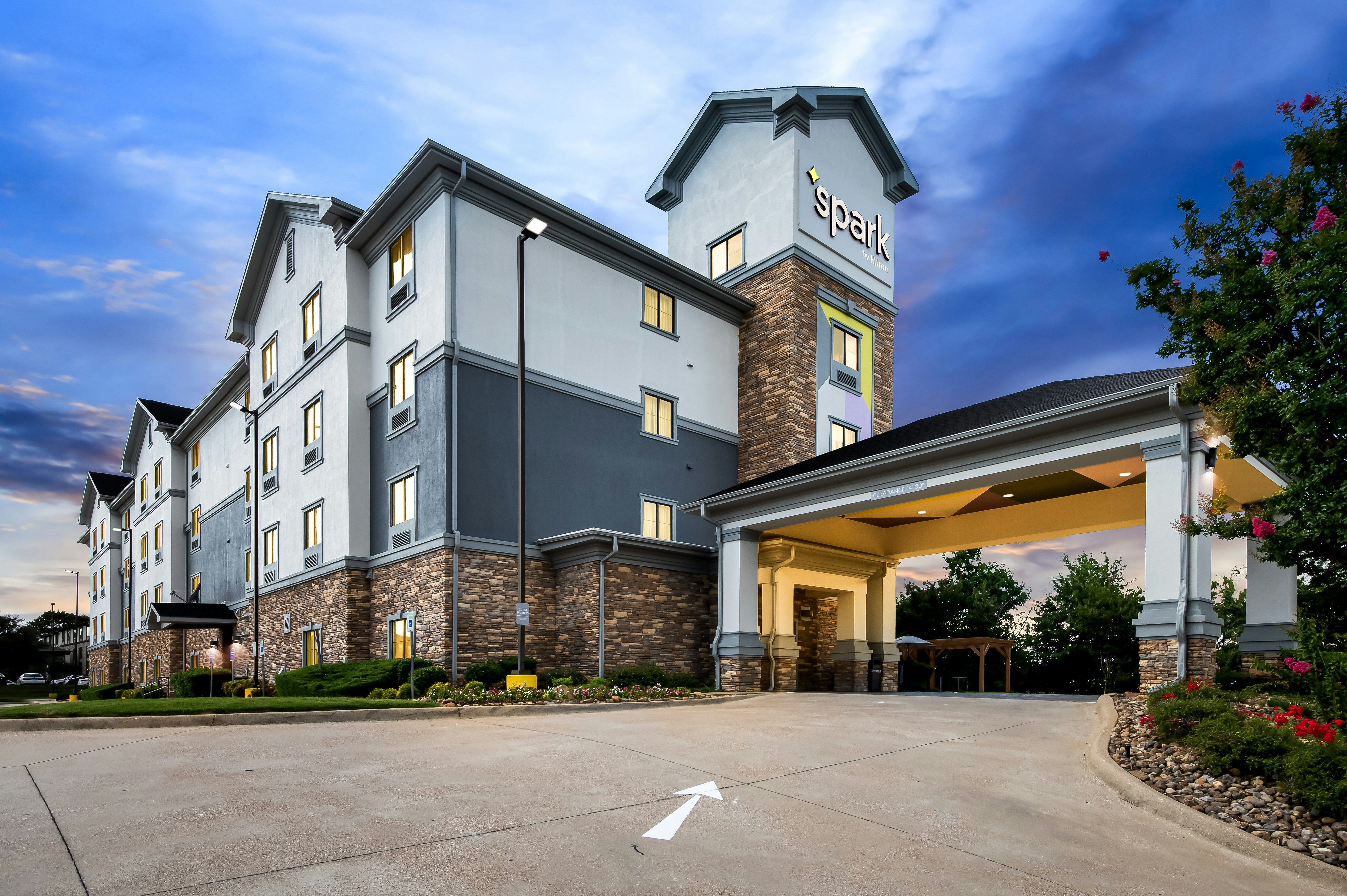 Spark by Hilton Longview 15/19