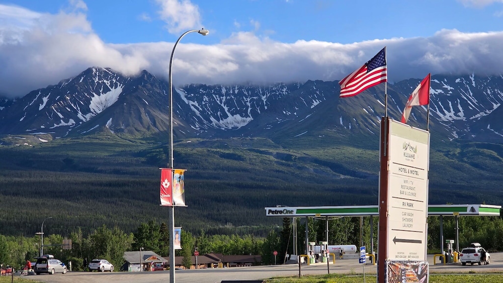 Kluane Park Inn 6/28
