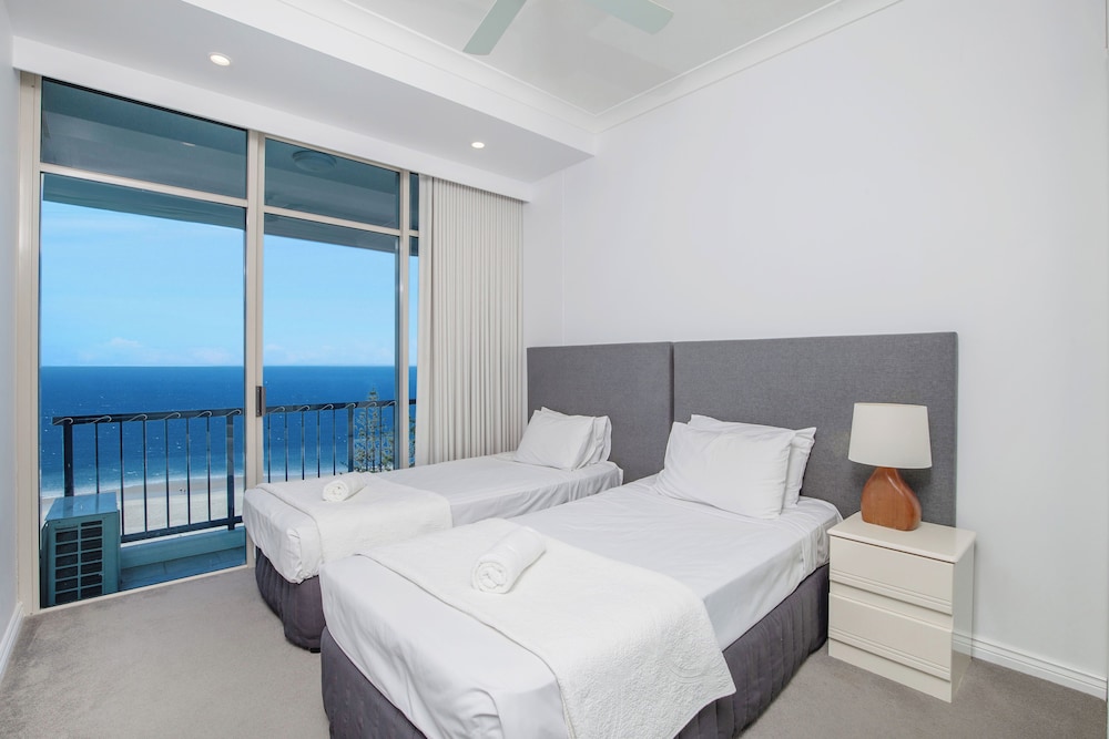 Oceana On Broadbeach 26/75