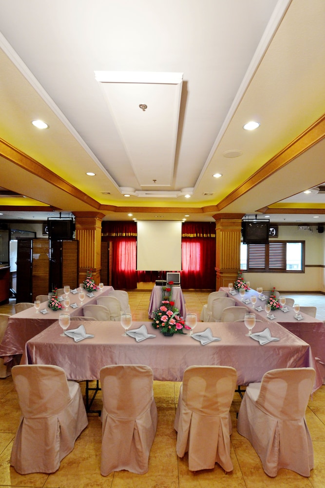 Paladin Hotel 32/41
