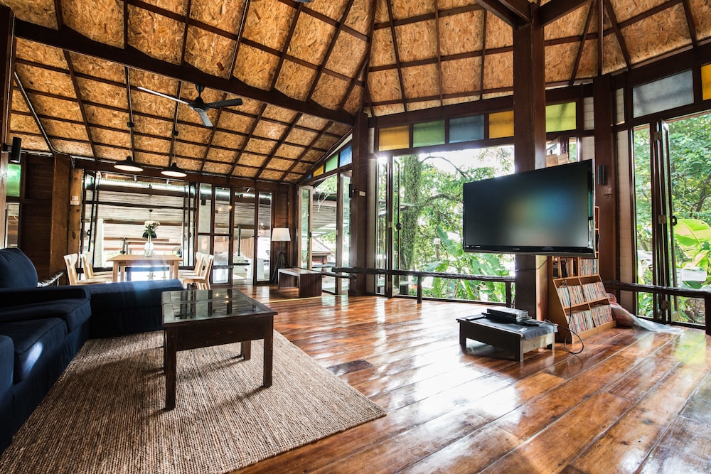 Nature Beach Resort 40/70